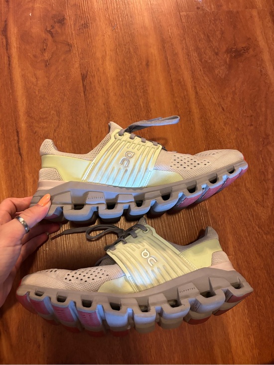 On Running Shoes - On Running Cloud Lightweight Beige/Gray/Green Running Shoes